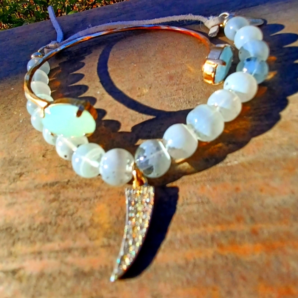 2 bracelets